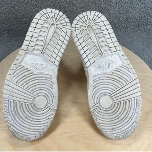 Nike Air Jordan 1 Mid Womens Shoes Size 6 White Snakeskin Leather Sneakers Retro - Picture 4 of 9